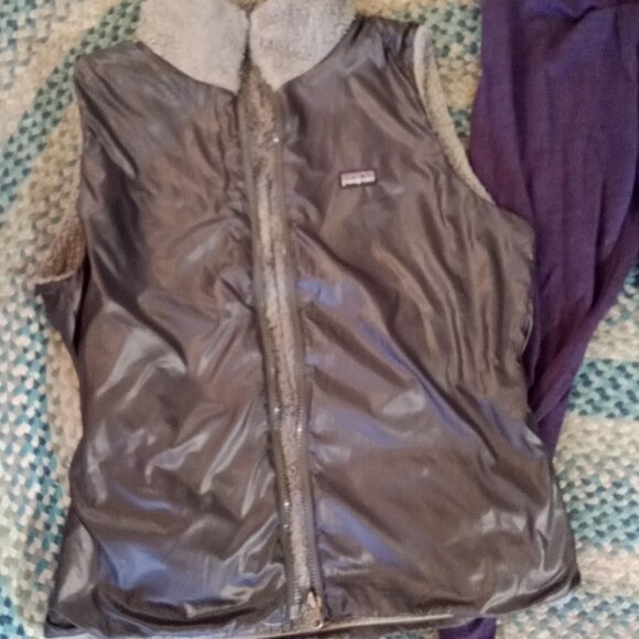 Patagonia Smartwool Sz S gray reversible Vest - 2 Wool leggings purple - Picture 6 of 7